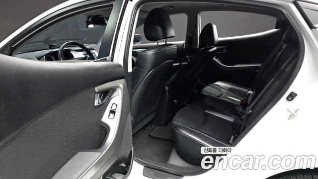 Hyundai Avante MD Premier, 2012 12