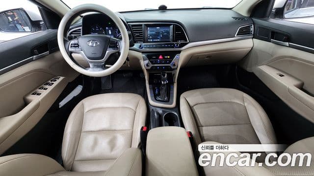 Hyundai Avante AD 1.6 e-VGT Smart, 2016 7