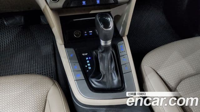 Hyundai Avante AD 1.6 e-VGT Smart, 2016 9