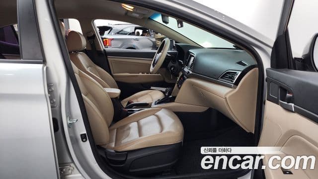 Hyundai Avante AD 1.6 e-VGT Smart, 2016 11