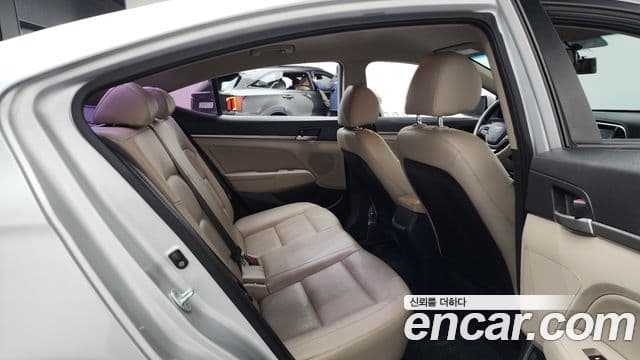 Hyundai Avante AD 1.6 e-VGT Smart, 2016 12