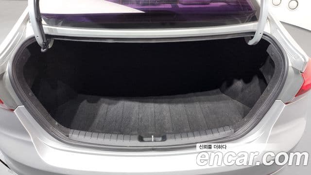 Hyundai Avante AD 1.6 e-VGT Smart, 2016 20