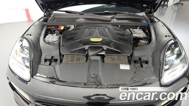 Porsche Cayenne (PO536), 2021 6