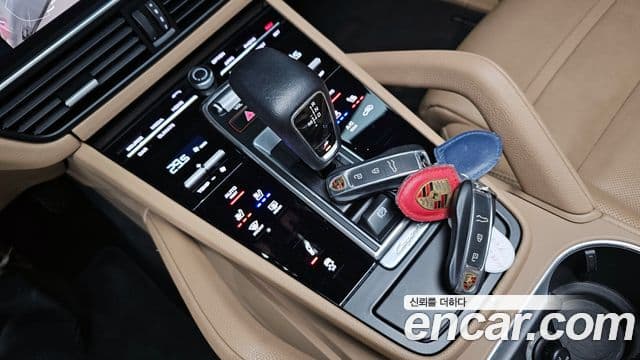 Porsche Cayenne (PO536), 2021 9