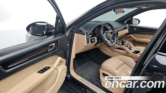 Porsche Cayenne (PO536), 2021 10