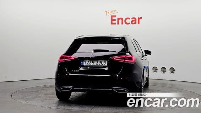 Mercedes-Benz A-класс W177 A220 хэтчбек, 2021 4