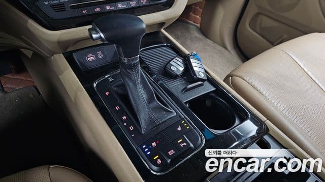 Kia All New Carnival VIP, 2017 9