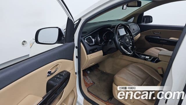 Kia All New Carnival VIP, 2017 10