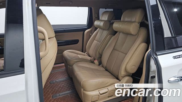 Kia All New Carnival VIP, 2017 12