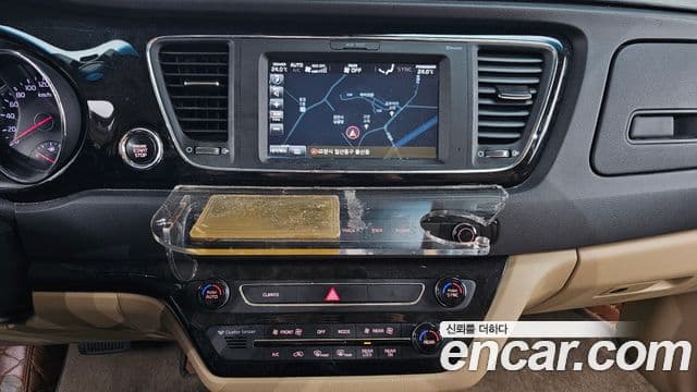 Kia All New Carnival VIP, 2017 14