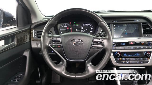 Hyundai LF Sonata Special, 2016 13