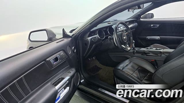 Ford Mustang купе, 2017 10