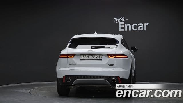 Jaguar E-PACE P250 SE, 2018 4