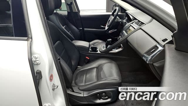 Jaguar E-PACE P250 SE, 2018 10