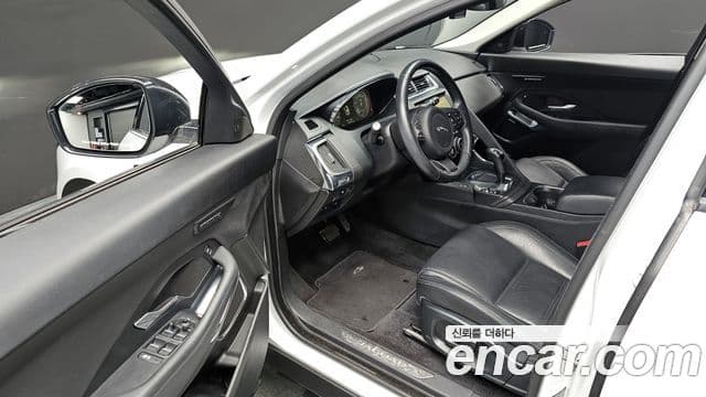 Jaguar E-PACE P250 SE, 2018 12