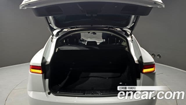 Jaguar E-PACE P250 SE, 2018 20
