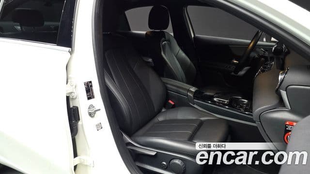 Mercedes-Benz A-класс W177 A220 седан, 2021 10