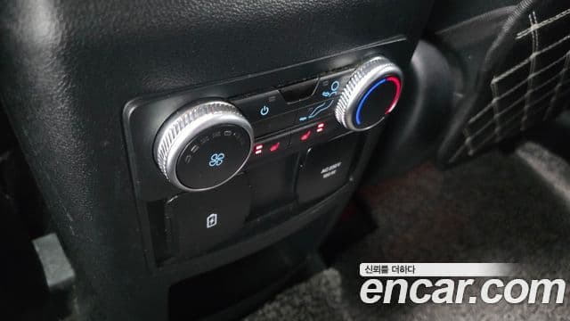Ford Explorer 6세대 2.3 Limited 4WD, 2020 18
