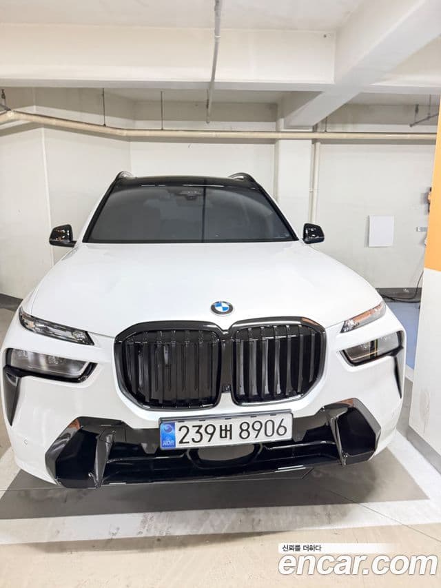 BMW X7 (G07) xDrive 40i M Sport 6인승, 2025 1