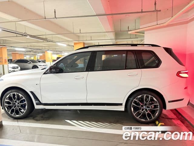 BMW X7 (G07) xDrive 40i M Sport 6인승, 2025 3