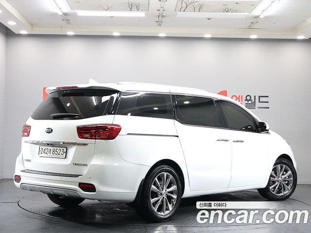 Kia The / новый New Carnival VIP, 2019 4