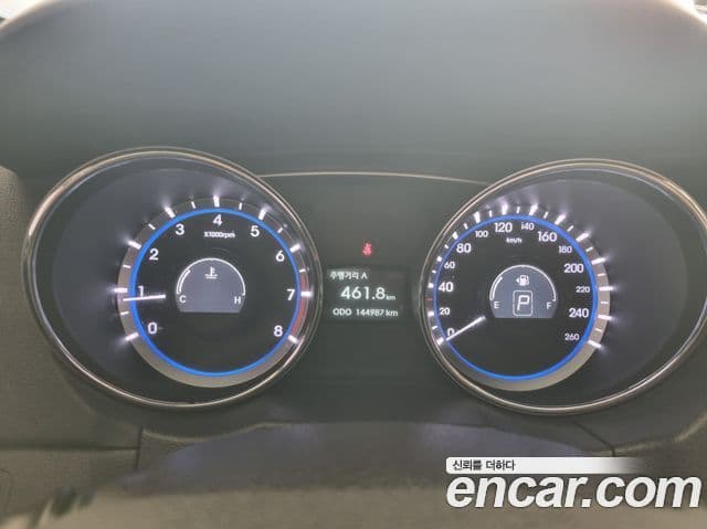 Hyundai YF Sonata LPI Deluxe, 2012 8