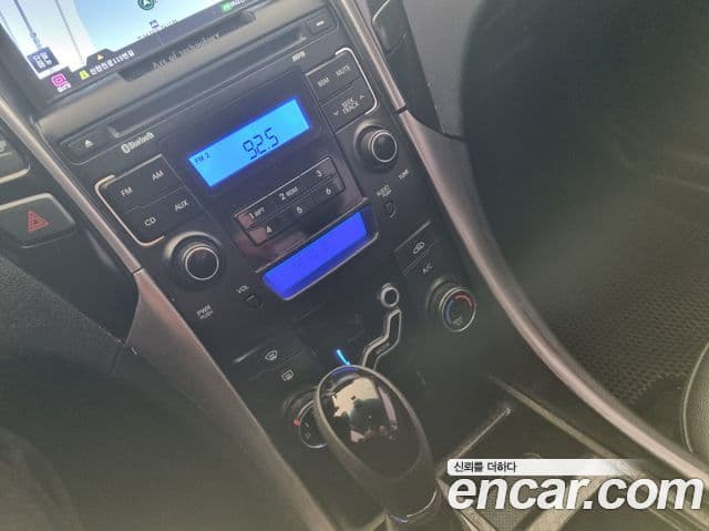 Hyundai YF Sonata LPI Deluxe, 2012 14