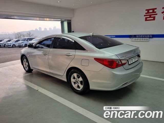 Hyundai YF Sonata LPI Deluxe, 2012 17