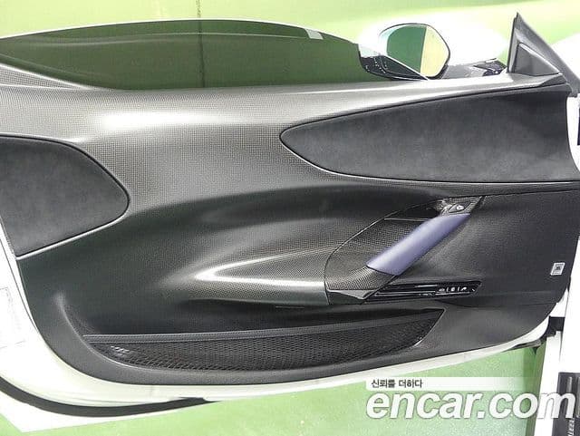 Ferrari SF90 스트라달레, 2022 17