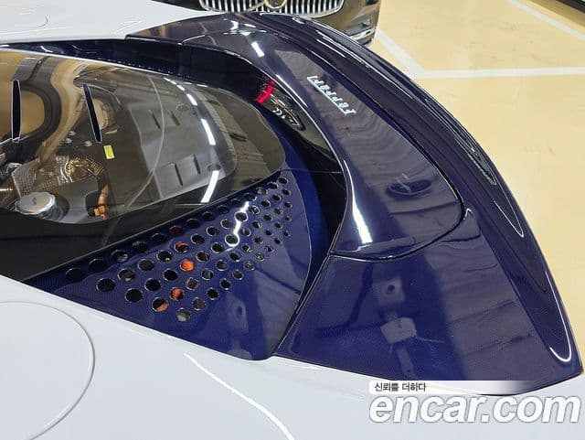 Ferrari SF90 스트라달레, 2022 19