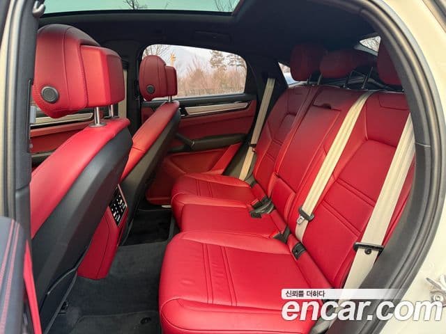 Porsche Cayenne (PO536) 3.0 купе Platinum Edition, 2023 10