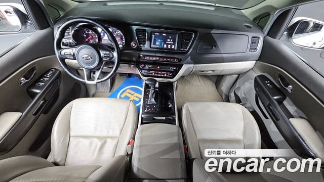 Kia All New Carnival Luxury, 2017 7
