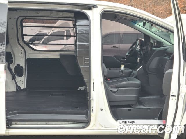 Hyundai Staria Modern, 2024 7