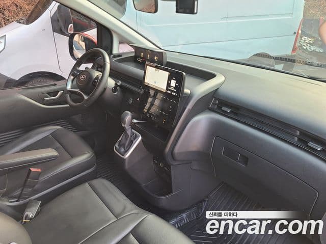 Hyundai Staria Modern, 2024 12