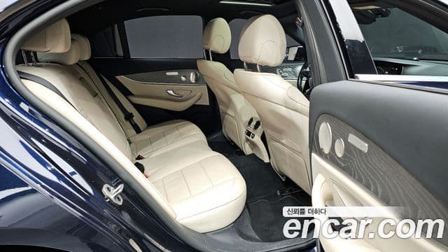 Mercedes-Benz E-класс W213 Avantgarde, 2022 11