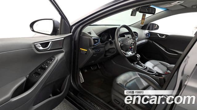 Hyundai Ioniq гибрид, 2016 10