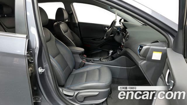 Hyundai Ioniq гибрид, 2016 11