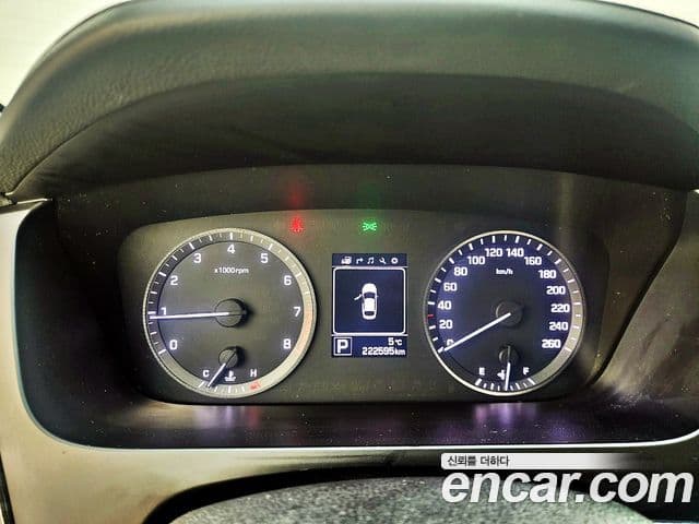 Hyundai LF Sonata LPI Modern(для людей с инвалидностью), 2015 13