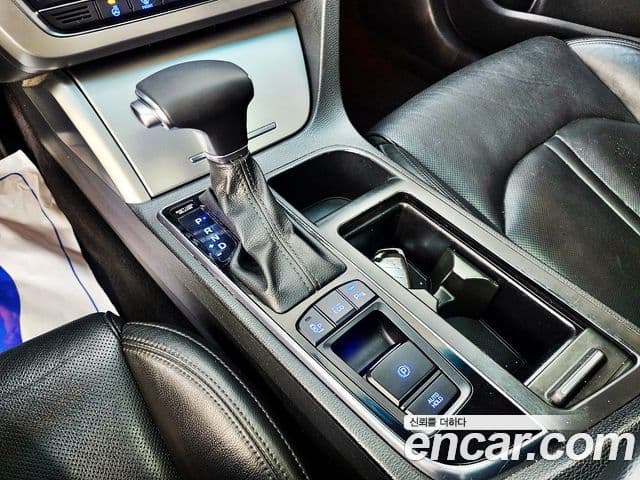 Hyundai LF Sonata LPI Modern(для людей с инвалидностью), 2015 16