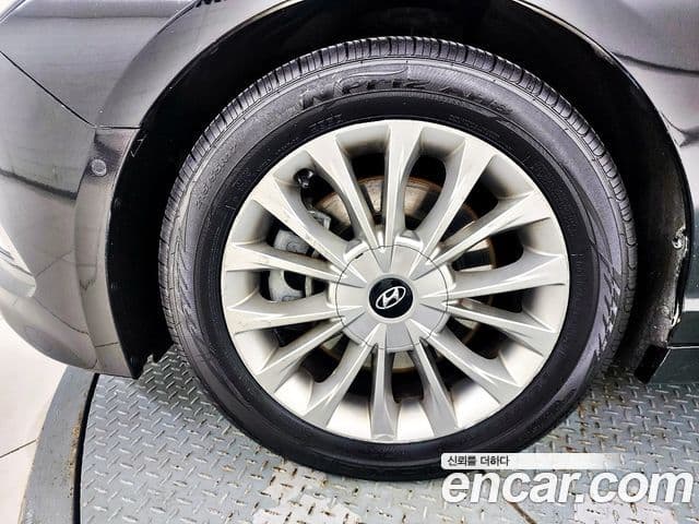 Hyundai LF Sonata LPI Modern(для людей с инвалидностью), 2015 20