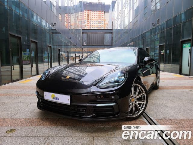 Porsche Panamera (971), 2018 1