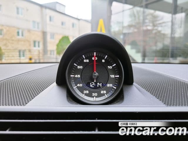 Porsche Panamera (971), 2018 9