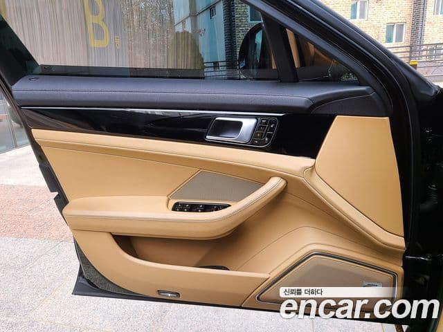 Porsche Panamera (971), 2018 14