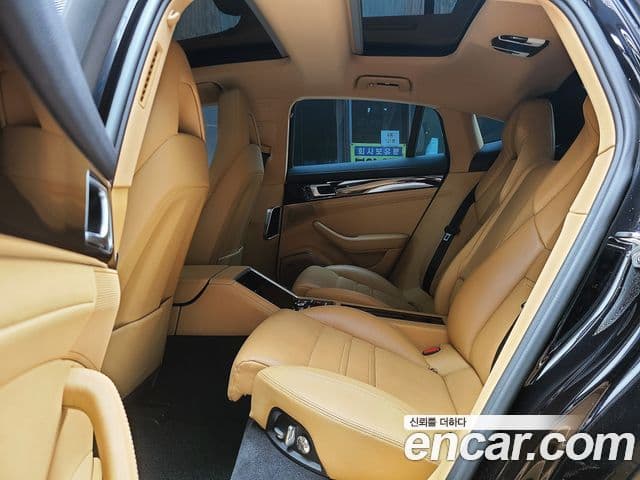 Porsche Panamera (971), 2018 16