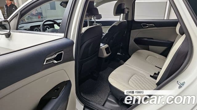 Kia Sportage 5세대 Signature, 2023 11