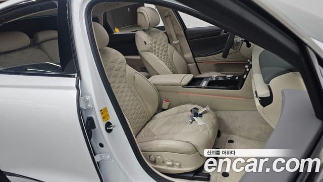 Genesis G80 (RG3) бензин 2.5 турбо AWD, 2025 11