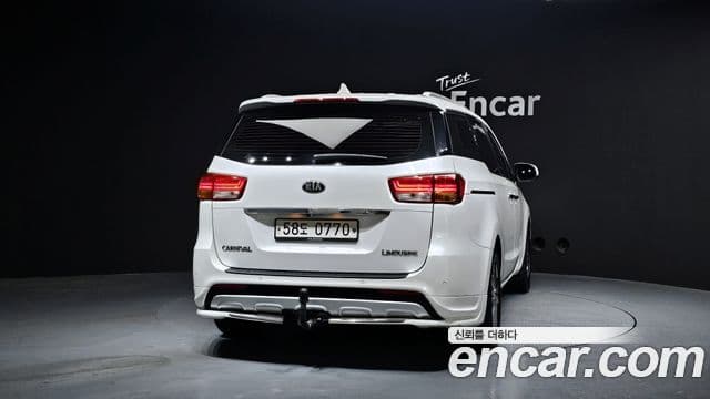 Kia All New Carnival VIP, 2017 4
