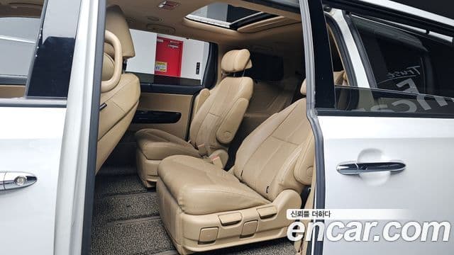 Kia All New Carnival VIP, 2017 11