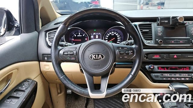 Kia All New Carnival VIP, 2017 13