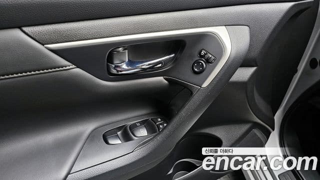 Nissan 알티마 L33, 2017 16